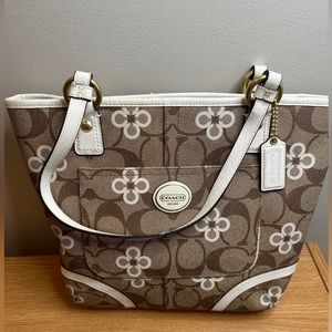 Coach Peyton Signature Clover Tote